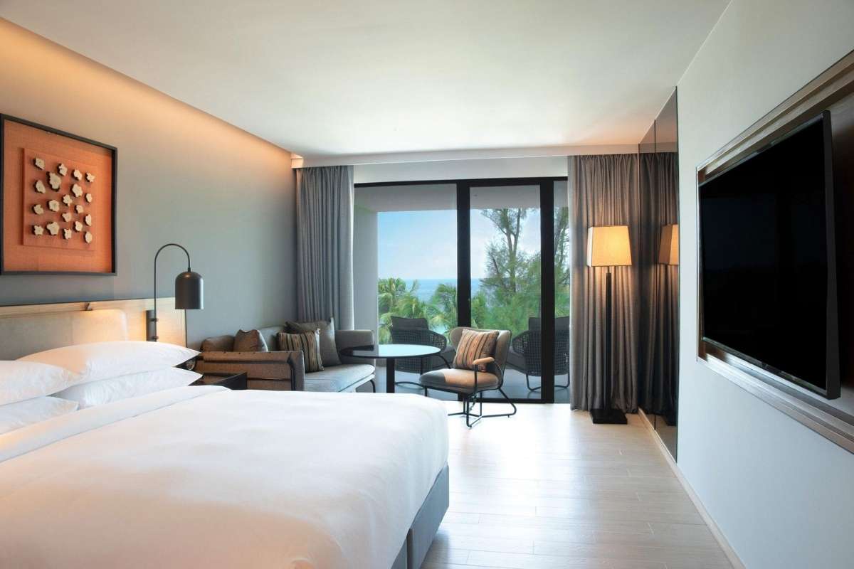 Four Points by Sheraton Phuket Patong Beach Resort ocean view room
